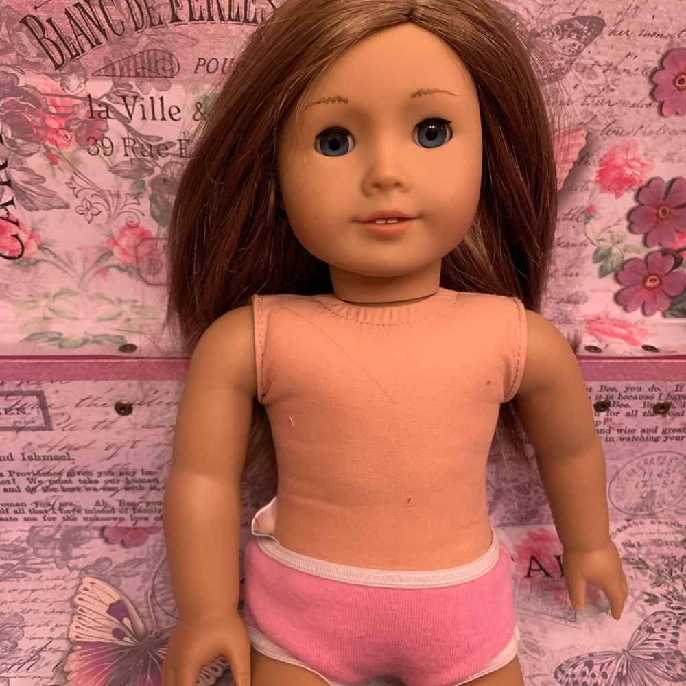 american girl doll; comes w box - Picture 3 of 5